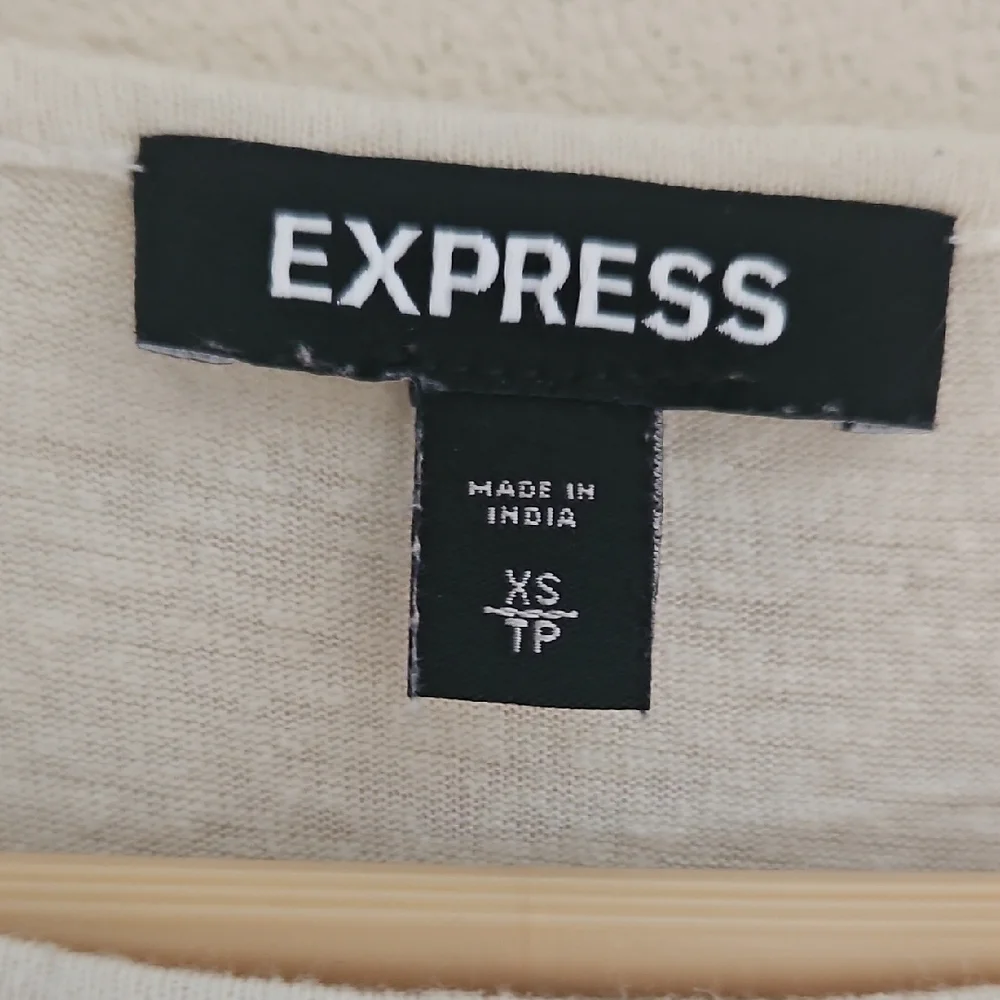 Express Women's Cream Lace Blouse - Picture 2 of 4